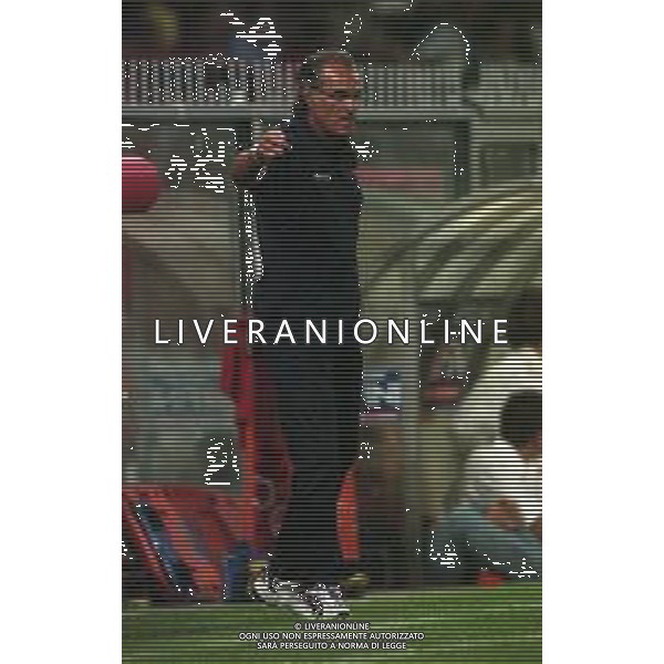 RETROSPETTIVA ANTONELLO CUCCUREDDU ALLENATORE CROTONE CALCIO NELLA FOTO ANTONELLO CUCCUREDDU ALLENATORE CROTONE CALCIO NELL\'ANNO 2000-2001 AG ALDO LIVERANI SAS