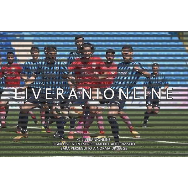 © TVRG Paulo Azzi (Lecco) libera la sua area di rigore Lecco vs Grosseto Campionato Serie C - 1o turno playoff Lecco 09-05-2021 Stadio Rigamonti Ceppi foto Roberto Garavaglia/ag. Aldo Liverani sas