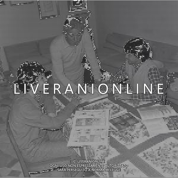 RETROSPETTIVA GIOVANNI BATTISTA FABBRI ALLENATORE VICENZA CALCIO NELLA FOTO GIOVANNI BATTISTA FABBRI ALLENATORE VICENZA CALCIO IN FAMIGLIA NELL\'ANNO 1979 AG ALDO LIVERANI SAS