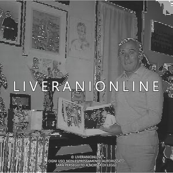 RETROSPETTIVA GIOVANNI BATTISTA FABBRI ALLENATORE VICENZA CALCIO NELLA FOTO GIOVANNI BATTISTA FABBRI ALLENATORE VICENZA CALCIO IN FAMIGLIA NELL\'ANNO 1979 AG ALDO LIVERANI SAS