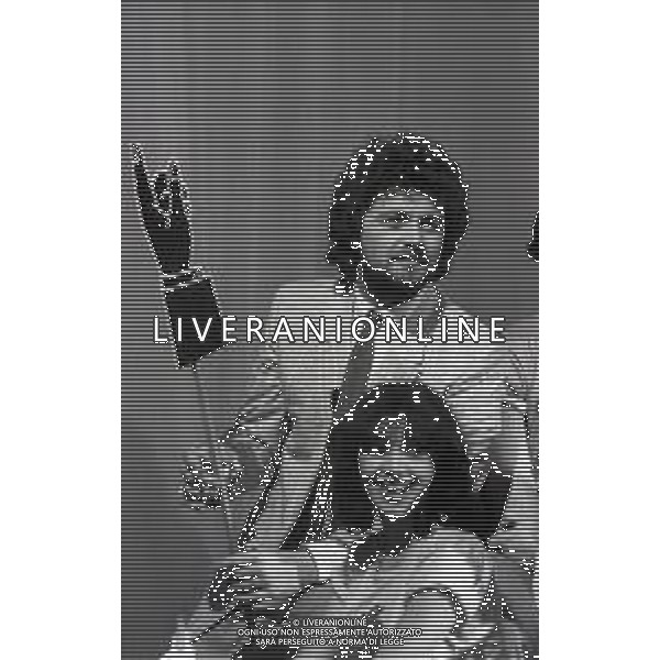RETROSPETTIVA BEPPE GRILLO COMICO CABARETTISTA NELLA FOTO BEPPE GRILLO NELLA TRASMISSIONE TELEVISIVA “ TE LA DO IO L\'AMERICA“NELL\'ANNO 1981 AG ALDO LIVERANI SAS  