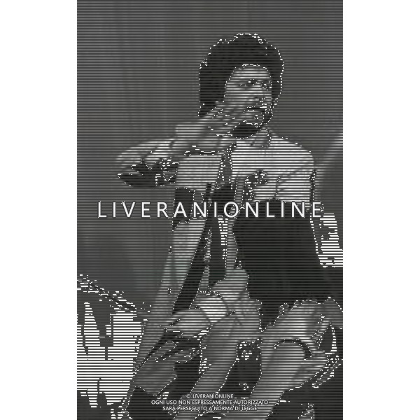 RETROSPETTIVA BEPPE GRILLO COMICO CABARETTISTA NELLA FOTO BEPPE GRILLO NELLA TRASMISSIONE TELEVISIVA “ TE LA DO IO L\'AMERICA“NELL\'ANNO 1981 AG ALDO LIVERANI SAS  