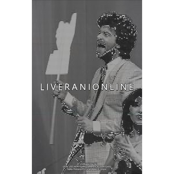 RETROSPETTIVA BEPPE GRILLO COMICO CABARETTISTA NELLA FOTO BEPPE GRILLO NELLA TRASMISSIONE TELEVISIVA “ TE LA DO IO L\'AMERICA“NELL\'ANNO 1981 AG ALDO LIVERANI SAS  