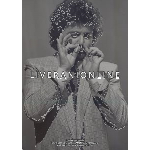 RETROSPETTIVA BEPPE GRILLO COMICO CABARETTISTA NELLA FOTO BEPPE GRILLO NELLA TRASMISSIONE TELEVISIVA “ TE LA DO IO L\'AMERICA“NELL\'ANNO 1981 AG ALDO LIVERANI SAS  