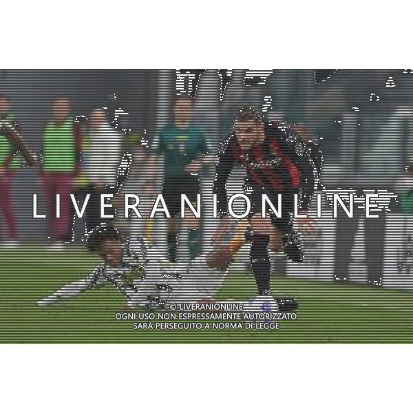 ©Alessandro Falzone/Agenzia Aldo Liverani Torino 09.05.2021 Stadio Allianz Stadium Juventus vs Milan Serie A Tim 2020-2021 Nella foto : THEO HERNANDEZ -juan cuadrado ©FALZONE / AGENZIA ALDO LIVERANI SAS