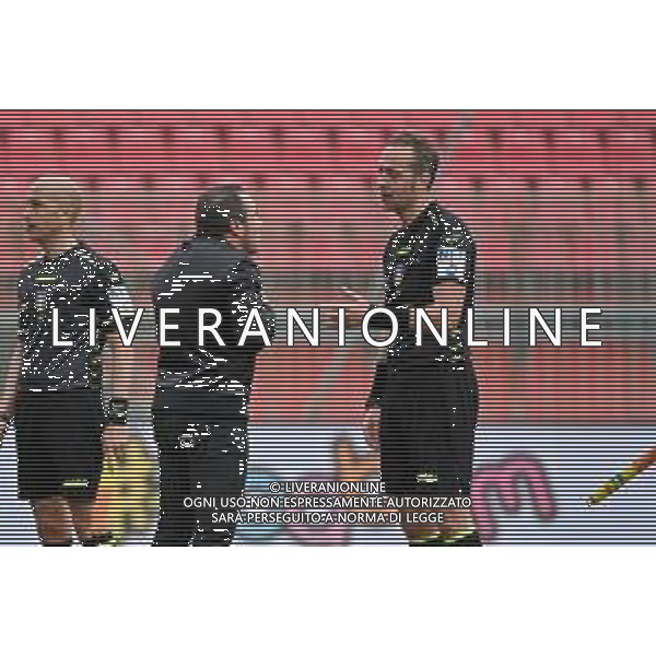 © TVRG Cristian Brocchi allenatore Monza protesta con l\'arbitro Luca Pairetto a fine gara Monza vs Brewscia Campionato Serie BKT - 38a giornata Monza 10-05-2021 U-Power Stadium foto Roberto Garavaglia/ag. Aldo Liverani sas