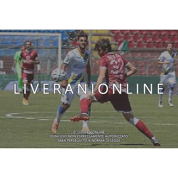 REGGINA - FROSINONE CAMPIONATO CALCIO SERIE BKT 10.05.2021 NELLA FOTO CHRISTIAN DALLE MURA (REGGINA) E MIRKO GORI (FROSINONE) ©PASQUALE GAREFFA / AGENZIA ALDO LIVERANI SAS