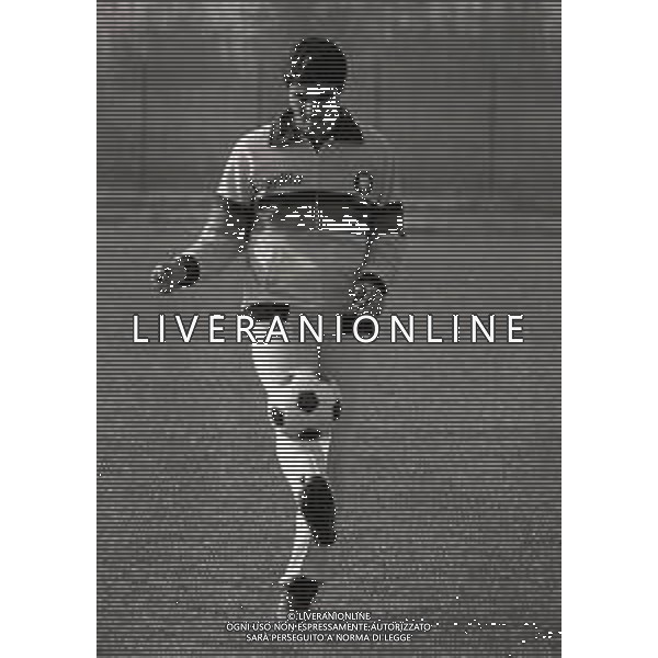 RETROSPETTIVA AGOSTINO DI BARTOLOMEI CALCIATORE NELLA FOTO AGOSTINO DI BARTOLOMEI CON LA MAGLIA DELLA ROMA CALCIO 1981-1982 AG ALDO LIVERANI SAS