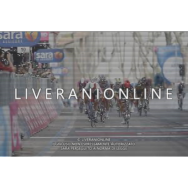 12-05-2021 Giro D\'italia; Tappa 05 Modena - Cattolica; 2021, Lotto - Soudal; 2021, Qhubeka - Assos; Ewan, Caleb; Nizzolo, Giacomo; Cattolica; ©SIROTTI /AGENZIA ALDO LIVERANI SAS