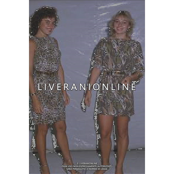 RETROSPETTIVA LORY DEL SANTO SHOWGIRL NEL 1981 NELLA FOTO CON LA SORELLA PAOLA ©Archivio Giovanni Liverani /AGENZIA ALDO LIVERANI SAS