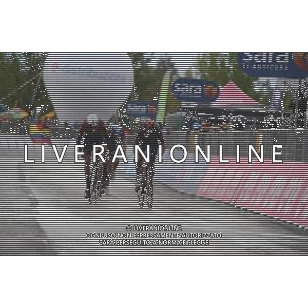 13-05-2021 Giro D\'italia; Tappa 06 Grotte Di Frasassi - San Giacomo Monti Della Laga; 2021, Ineos Grenadiers; 2021, Israel Start Up Nation; Bernal Gomez, Arley; Martin, Daniel; San Giacomo Monti Della Laga; ©SIROTTI /AGENZIA ALDO LIVERANI SAS