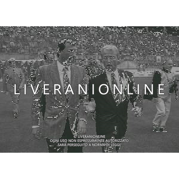RETROSPETTIVA GAETANO SALVEMINI ALLENATORE BARI CALCIO NELLA FOTO GAETANO SALVEMINI ALLENATORE BARI CALCIO CON GIOVANNI TRAPATTONI ALLENATORE INTER CALCIO NELL\'ANNO 1989-1990 AG ALDO LIVERANI SAS  
