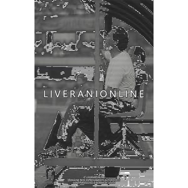 RETROSPETTIVA GAETANO SALVEMINI ALLENATORE BARI CALCIO NELLA FOTO GAETANO SALVEMINI ALLENATORE BARI CALCIO NELL\'ANNO 1991-1992 AG ALDO LIVERANI SAS 