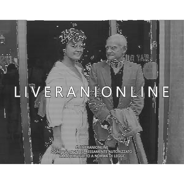 RETROSPETTIVA LORY DEL SANTO SHOWGIRL NEL 1980 CON LO SCRITTORE ALBERTO MORAVIA ©Archivio Giovanni Liverani / AGENZIA ALDO LIVERANI SAS