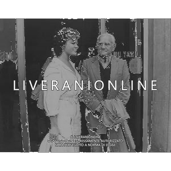 RETROSPETTIVA LORY DEL SANTO SHOWGIRL NEL 1980 CON LO SCRITTORE ALBERTO MORAVIA ©Archivio Giovanni Liverani / AGENZIA ALDO LIVERANI SAS