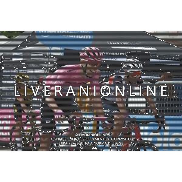 15-05-2021 Giro D\'italia; Tappa 08 Foggia - Guardia Sanframondi; 2021, Groupama - Fdj; 2021, Trek - Segafredo; Valter, Attila; Nibali, Vincenzo; Guardia Sanframondi; ©SIROTTI / AGENZIA ALDO LIVERANI SAS