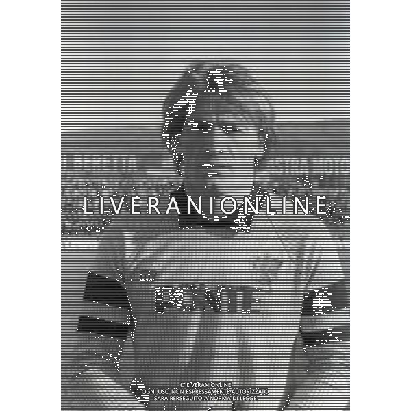 RETROSPETTIVA NELLO MALIZIA CALCIATORE NELLA FOTO NELLO MALIZIA CON LA MAGLIA DEL PERUGIA CALCIO NELL\'ANNO 1980 AG ALDO LIVERANI SAS