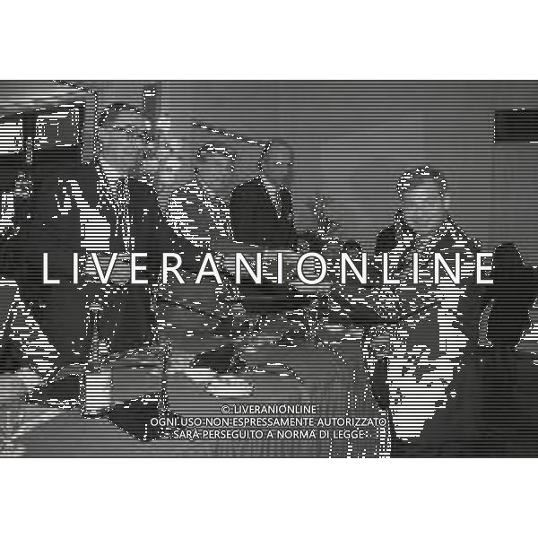 16-12-1997 MILANO FESTA NATALIZIA LEGA CALCIO NELLA FOTO FRANCO CARRARO-LUCIANO NIZZOLA E MARIO PESCANTE PREMIANI L\'ARBITRO PIERLUIGI PAIRETTO AG ALDO LIVERANI SAS