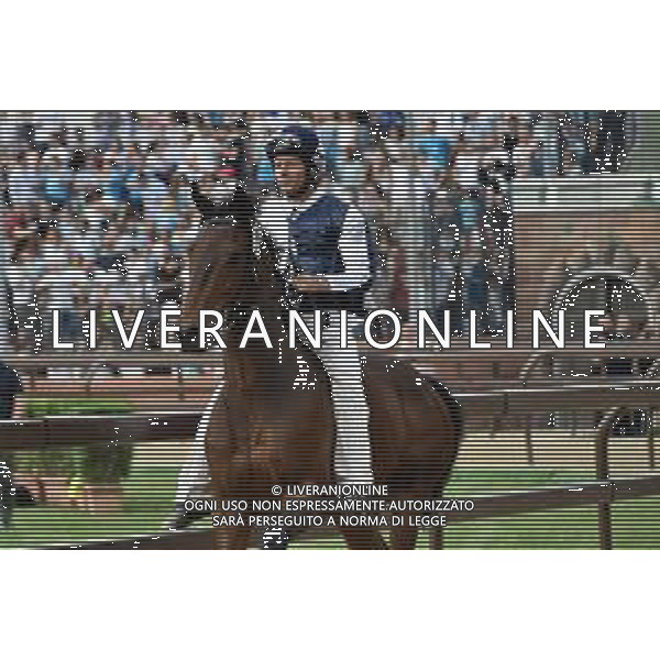 © TVRG Il fantino Andrea Mari vincitore di 6 edizioni del Palio di Siena e di 1 edizione del Palio di Legnano nella foto Andrea Mari al Palio di Legnano del 2018 con i colori della contrada San Martino foto Roberto Garavaglia/agenzia Aldo Liverani