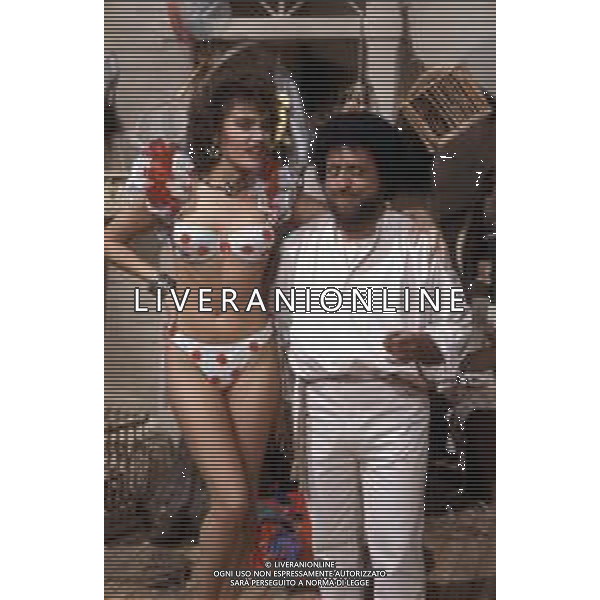 RETROSPETTIVA LORY DEL SANTO SHOWGIRL NEL 1984 NEL VARIETA\' \'DRIVE IN\' NELLA FOTO CON ENRICO BERUSCHI ©Archivio Giovanni Liverani /AGENZIA ALDO LIVERANI SAS