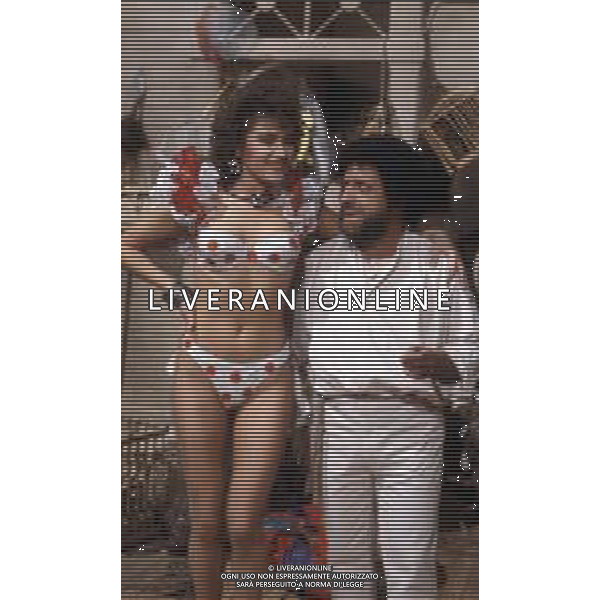 RETROSPETTIVA LORY DEL SANTO SHOWGIRL NEL 1984 NEL VARIETA\' \'DRIVE IN\' NELLA FOTO CON ENRICO BERUSCHI ©Archivio Giovanni Liverani /AGENZIA ALDO LIVERANI SAS