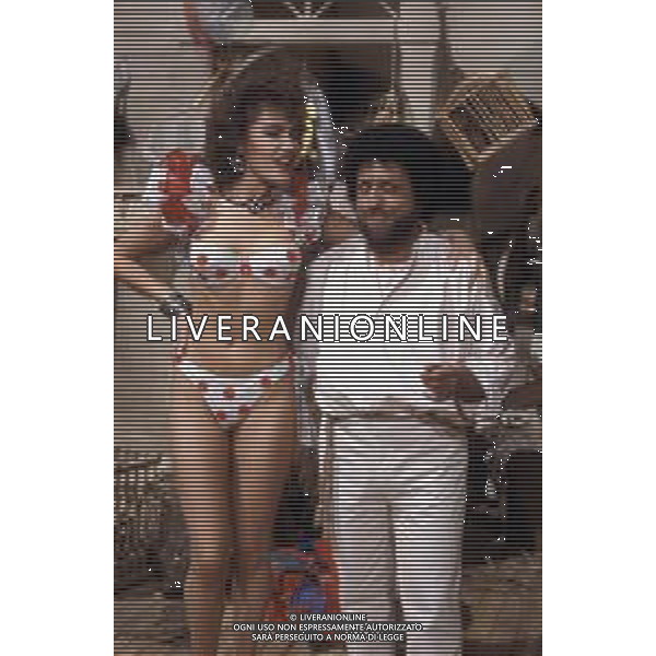 RETROSPETTIVA LORY DEL SANTO SHOWGIRL NEL 1984 NEL VARIETA\' \'DRIVE IN\' NELLA FOTO CON ENRICO BERUSCHI ©Archivio Giovanni Liverani /AGENZIA ALDO LIVERANI SAS