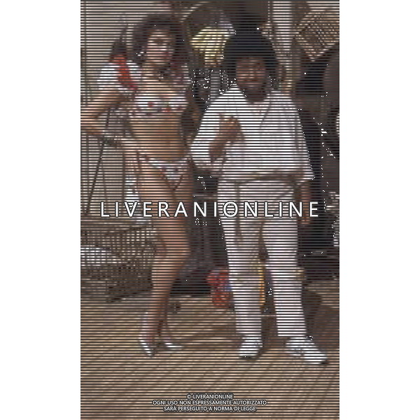 RETROSPETTIVA LORY DEL SANTO SHOWGIRL NEL 1984 NEL VARIETA\' \'DRIVE IN\' NELLA FOTO CON ENRICO BERUSCHI ©Archivio Giovanni Liverani /AGENZIA ALDO LIVERANI SAS