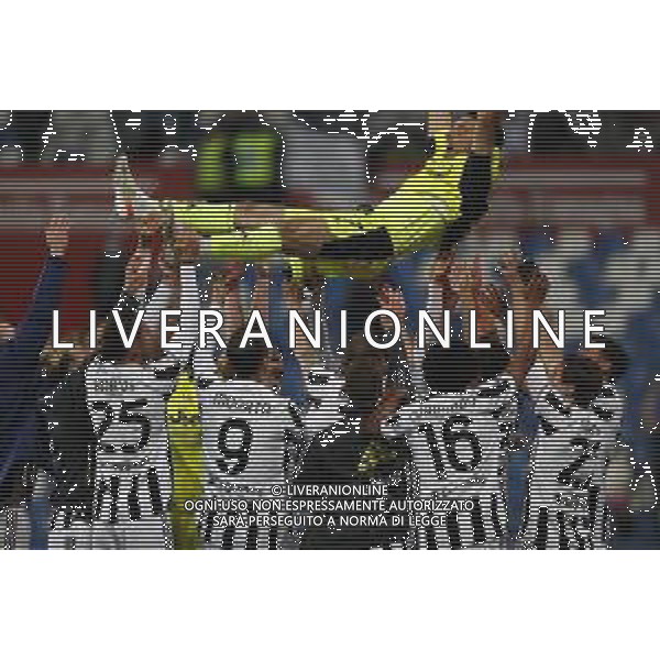 Atalanta - Juventus Finale di Coppa Italia TIMVISION CUP 2021 del 19/05/2021 nella foto: festeggiamenti juventus per la vittoria della timvision cup 2021 - gianluigi buffon ©Claudio Zamagni/Agenzia Aldo Liverani during TIMVISION CUP final match between ATALANTA and JUVENTUS at Mapei Stadium in Reggio-Emilia on May 19 2021 photo credit by Claudio Zamagni/Aldo Liverani Photo Agency/AGENZIA ALDO LIVERANI SAS
