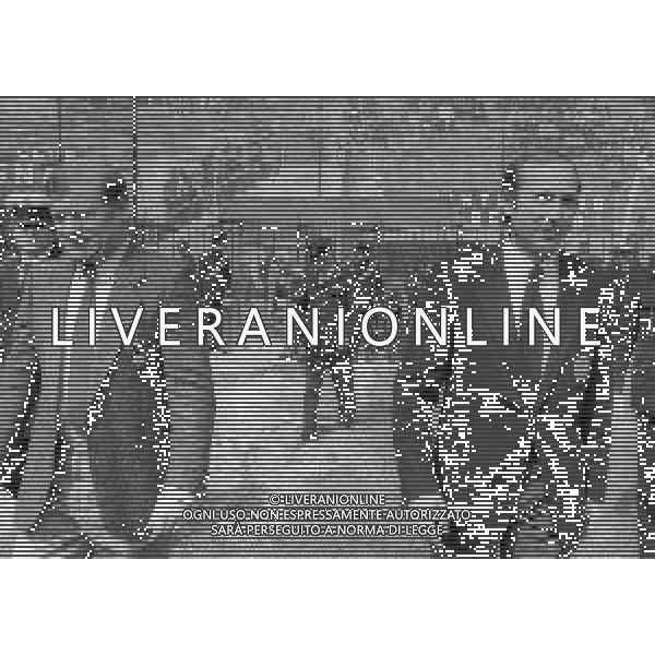 RETROSPETTIVA RINO MARCHESI ALLENATORE NELLAFOTO RINO MARCHESI CON EUGENIO BERSELLINI NELLA PARTITA INTER NAPOLI STRETTA DI MANO TRA I DUE ALLENATORI ALLENATORE NAPOLI CALCIO NELL\'ANNO 1981-1982 AG ALDO LIVERANI SAS