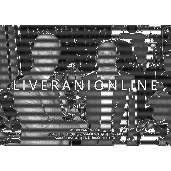 RETROSPETTIVA RINO MARCHESI ALLENATORE NELLA FOTO RINO MARCHESI PRESENTAZIONE ALLENATORE INTER CALCIO A MILANO NELL\'ANNO 1982 CON IL PRESIDENTE IVANOE FRAIZZOLI AG ALDO LIVERANI SAS