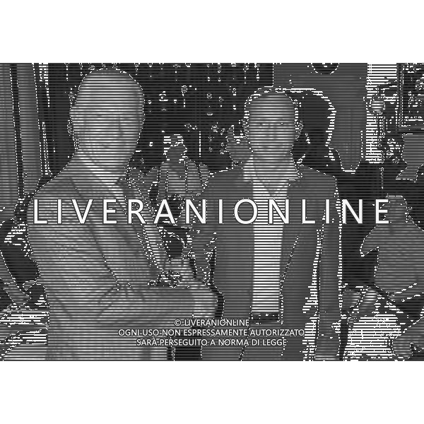 RETROSPETTIVA RINO MARCHESI ALLENATORE NELLA FOTO RINO MARCHESI PRESENTAZIONE ALLENATORE INTER CALCIO A MILANO NELL\'ANNO 1982 CON IL PRESIDENTE IVANOE FRAIZZOLI AG ALDO LIVERANI SAS