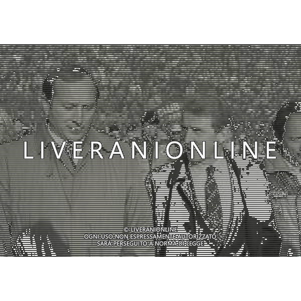 RETROSPETTIVA RINO MARCHESI ALLENATORE NELLA FOTO RINO MARCHESI ALLENATORE INTER CON GIOVANNI TRAPATTONI ALLENATORE JUVENTUS CALCIO NELL\'ANNO 1982-1983 AG ALDO LIVERANI SAS