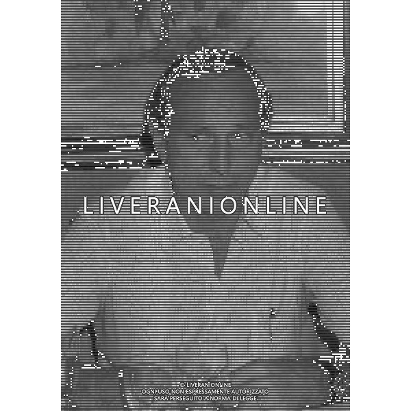 RETROSPETTIVA RINO MARCHESI ALLENATORE NELLA FOTO RINO MARCHESI CONFERENZA STAMPA A MILANO SUL SUO LICENZIAMENTO DA PARTE DELL\'INTER CALCIO ANNO 1983 AG ALDO LIVERANI SAS
