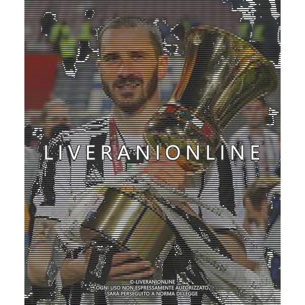 Atalanta - Juventus Finale di Coppa Italia TIMVISION CUP 2021 del 19/05/2021 nella foto: Bonucci Leonardo (Juventus f.c.) con la coppa ©Claudio Zamagni/Agenzia Aldo Liverani Bonucci Leonardo (Juventus f.c.) with the trophy during TIMVISION CUP final match between ATALANTA and JUVENTUS at Mapei Stadium in Reggio-Emilia on May 19 2021 photo credit by Claudio Zamagni/Aldo Liverani Photo Agency