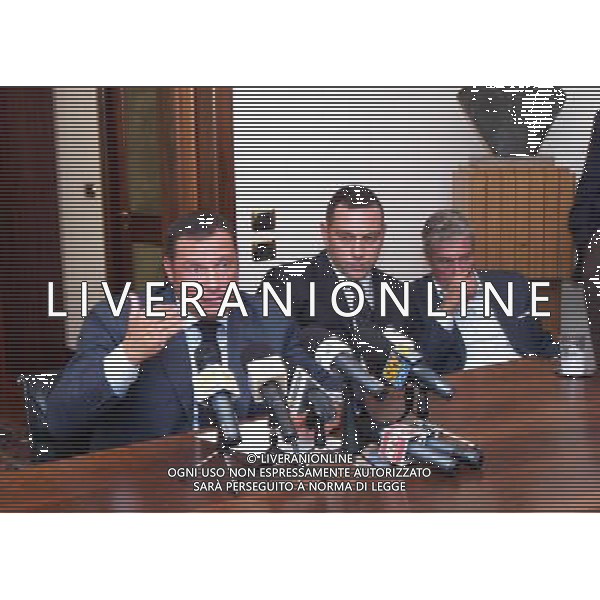 Lecce 13/09/2005 Dimissioni della famiglia semeraro nella foto rico, pierandrea e giovanni in conferenza stampa ph marco lezzi/agenzia aldo liverani