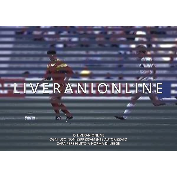 RETROSPETTIVA JON OVIDIU SABAU CALCIATORE NELLA FOTO JON OVIDIU SABAU CON LA MAGLIA DELLA NAZIONALE ROMANIA CALCIO AG ALDO LIVERANI SAS 