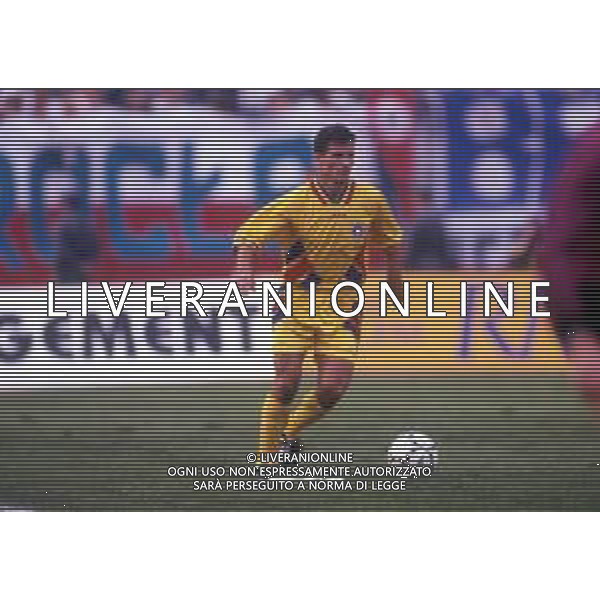 RETROSPETTIVA JON OVIDIU SABAU CALCIATORE NELLA FOTO JON OVIDIU SABAU CON LA MAGLIA DELLA NAZIONALE ROMANIA CALCIO AG ALDO LIVERANI SAS 