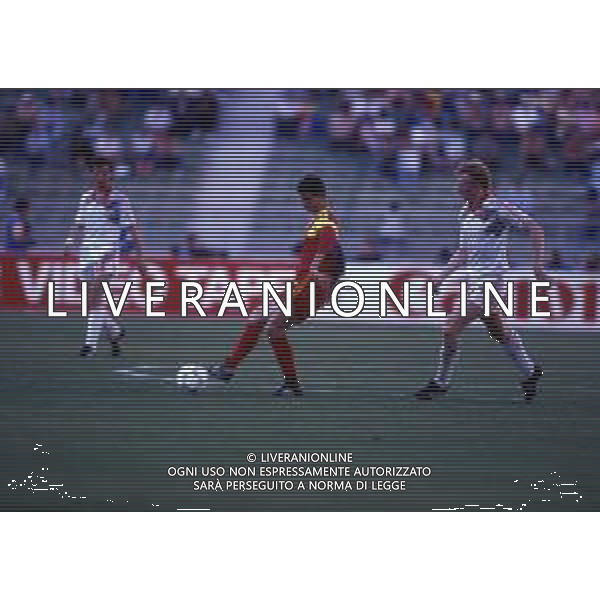 RETROSPETTIVA JON OVIDIU SABAU CALCIATORE NELLA FOTO JON OVIDIU SABAU CON LA MAGLIA DELLA NAZIONALE ROMANIA CALCIO AG ALDO LIVERANI SAS 