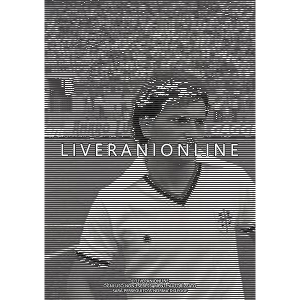 RETROSPETTIVA FRANCO SELVAGGI CALCIATORE NELLA FOTO FRANCO SELVAGGI CON LA MAGLIA DEL CAGLIARI CALCIO AG ALDO LIVERANI SAS
