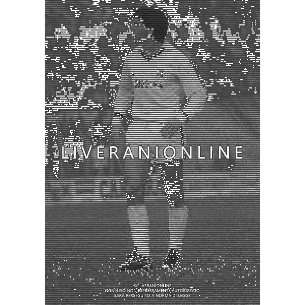 RETROSPETTIVA FRANCO SELVAGGI CALCIATORE NELLA FOTO FRANCO SELVAGGI CON LA MAGLIA DEL CAGLIARI CALCIO AG ALDO LIVERANI SAS