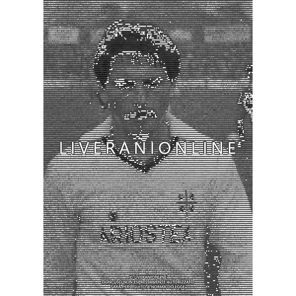 RETROSPETTIVA FRANCO SELVAGGI CALCIATORE NELLA FOTO FRANCO SELVAGGI CON LA MAGLIA DEL CAGLIARI CALCIO AG ALDO LIVERANI SAS