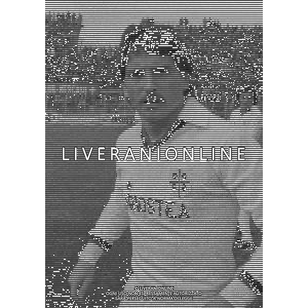RETROSPETTIVA FRANCO SELVAGGI CALCIATORE NELLA FOTO FRANCO SELVAGGI CON LA MAGLIA DEL CAGLIARI CALCIO AG ALDO LIVERANI SAS