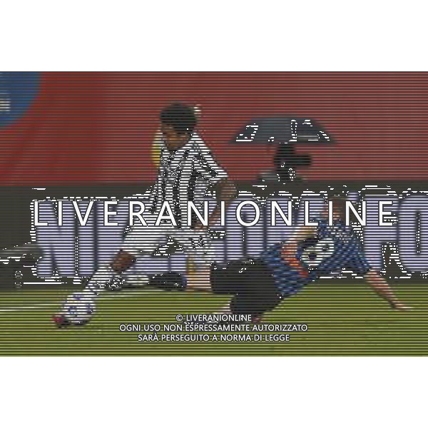 Atalanta - Juventus Finale di Coppa Italia TIMVISION CUP 2021 del 19/05/2021 nella foto: Mckennie Weston (Juventus f.c.) Gosens Robin (Atalanta 1907) ©Claudio Zamagni/Agenzia Aldo Liverani Mckennie Weston (Juventus f.c.) Gosens Robin (Atalanta 1907) during TIMVISION CUP final match between ATALANTA and JUVENTUS at Mapei Stadium in Reggio-Emilia on May 19 2021 photo credit by Claudio Zamagni/Aldo Liverani Photo Agency/AGENZIA ALDO LIVERANI SAS