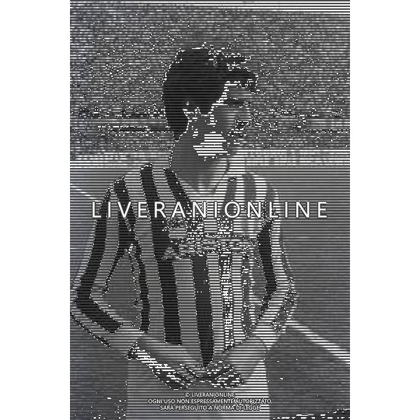 RETROSPETTIVA PIETRO PAOLO VIRDIS CALCIATORE NELLA FOTO PIETRO PAOLO VIRDIS CON LA MAGLIA DELLA JUVENTUS NELL\'ANNO 1981-1982 AG ALDO LIVERANI SAS 