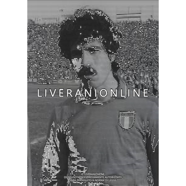 RETROSPETTIVA PIETRO PAOLO VIRDIS CALCIATORE NELLA FOTO PIETRO PAOLO VIRDIS CON LA MAGLIA DELLA NAZIONALE ITALIANA NELL\'ANNO 1981-1982 AG ALDO LIVERANI SAS 
