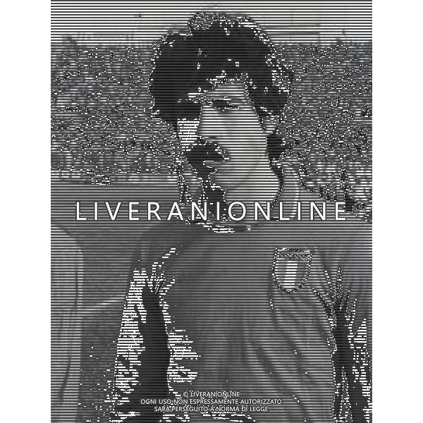 RETROSPETTIVA PIETRO PAOLO VIRDIS CALCIATORE NELLA FOTO PIETRO PAOLO VIRDIS CON LA MAGLIA DELLA NAZIONALE ITALIANA NELL\'ANNO 1981-1982 AG ALDO LIVERANI SAS 