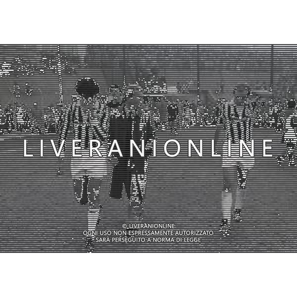 RETROSPETTIVA PIETRO PAOLO VIRDIS CALCIATORE NELLA FOTO PIETRO PAOLO VIRDIS CON LA MAGLIA DELLA JUVENTUS NELL\'ANNO 1981-1982 CON GIOVANNI TRAPATTONI E PIETRO FANNA AG ALDO LIVERANI SAS 