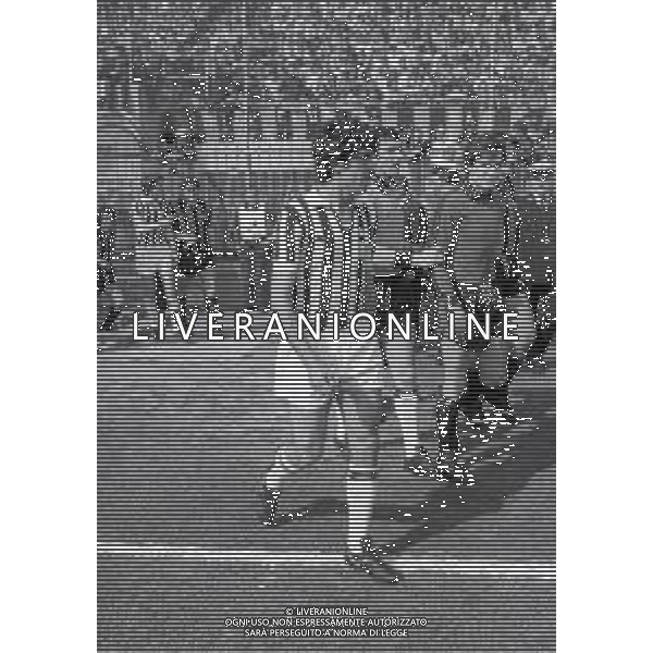 RETROSPETTIVA PIETRO PAOLO VIRDIS CALCIATORE NELLA FOTO PIETRO PAOLO VIRDIS CON LA MAGLIA DELLA JUVENTUS NELL\'ANNO 1979 AG ALDO LIVERANI SAS