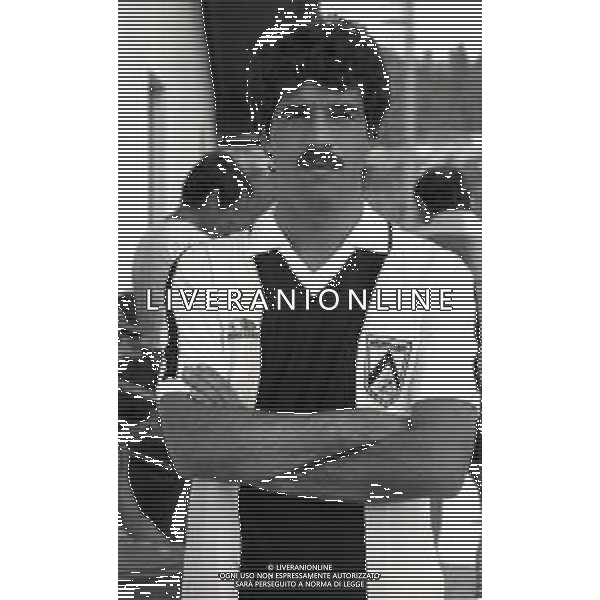 RETROSPETTIVA PIETRO PAOLO VIRDIS CALCIATORE NELLA FOTO PIETRO PAOLO VIRDIS CON LA MAGLIA DELL\'UDINESE CALCIO NELL\'ANNO 1983-1984 AG ALDO LIVERANI SAS