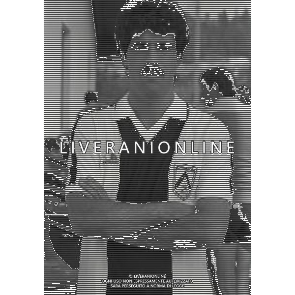 RETROSPETTIVA PIETRO PAOLO VIRDIS CALCIATORE NELLA FOTO PIETRO PAOLO VIRDIS CON LA MAGLIA DELL\'UDINESE CALCIO NELL\'ANNO 1983-1984 AG ALDO LIVERANI SAS